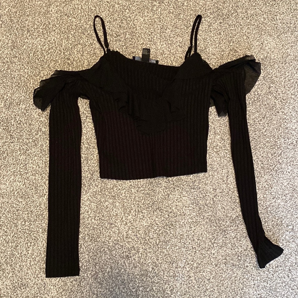 Forever 21 black cold shoulder crop top